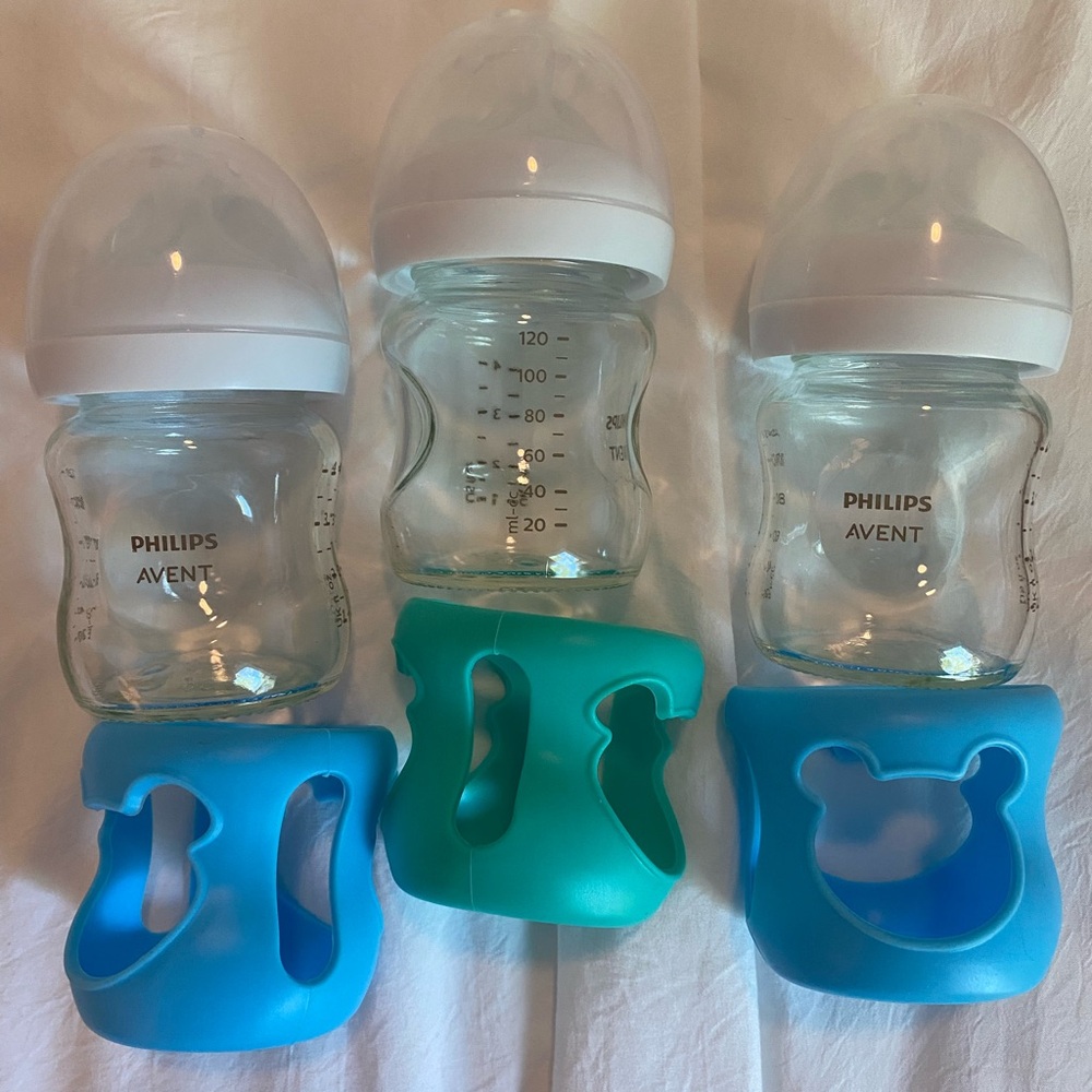 Philips Avent Baby Bottles with Blue and Green Sleeves